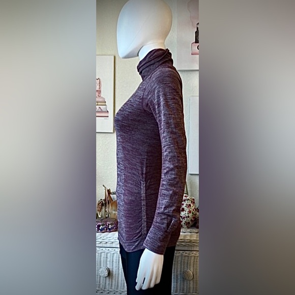 Lululemon wooly wonder turtleneck top long sleeves in dark adobe color size 6 - Picture 3 of 9